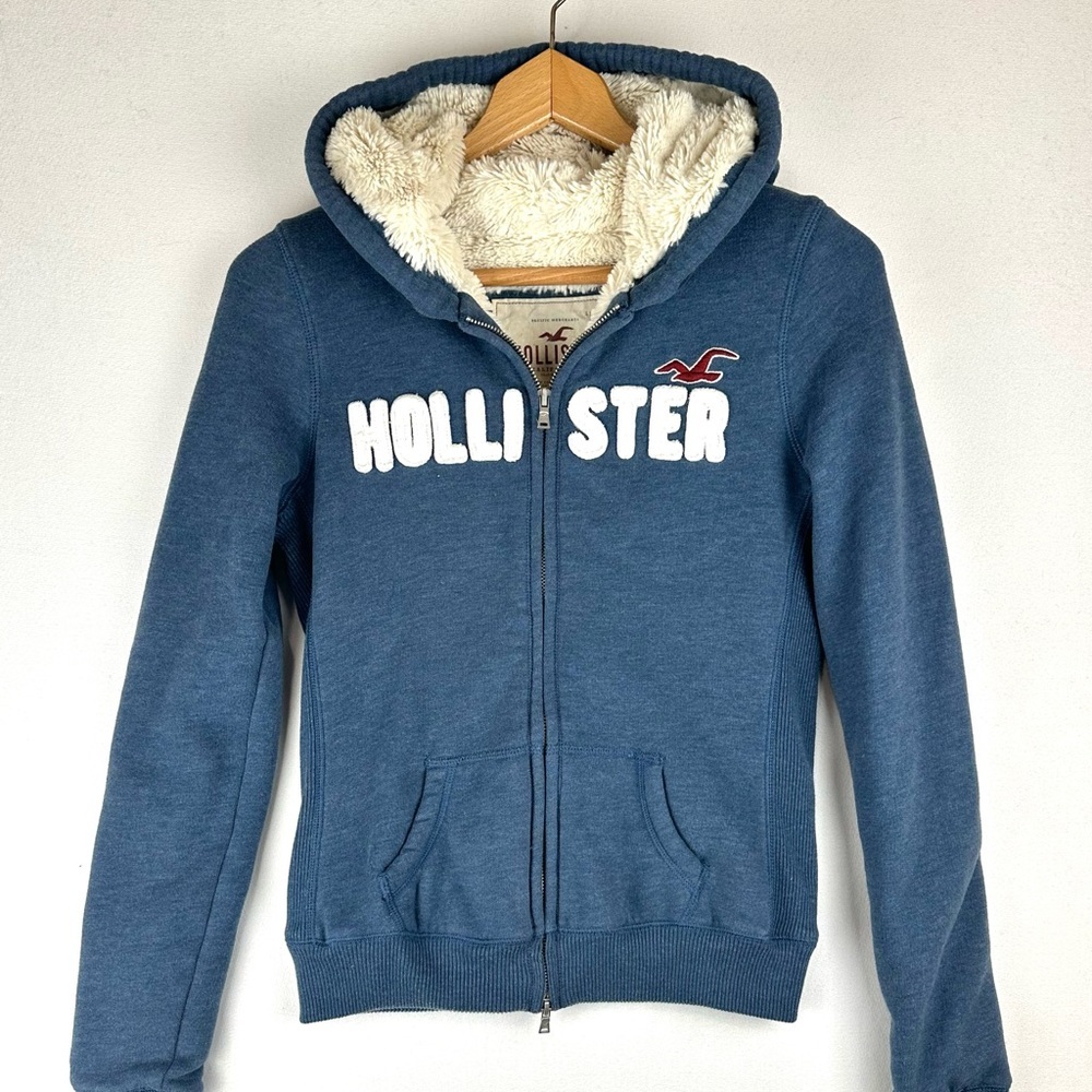 Hollister Vintage Y2K Embroidered Applique Faux Fur Lined‎ Full Zip Sweatshirt